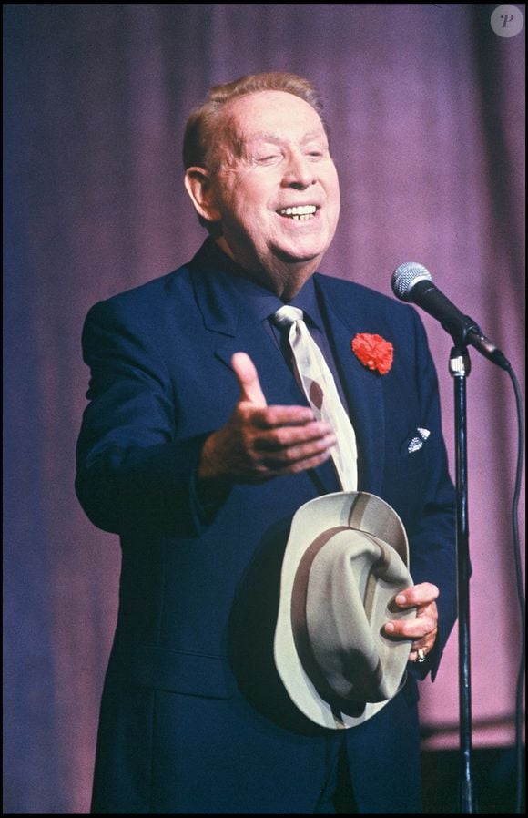 Archives - Charles Trenet sur scène en concert pour son jubilé