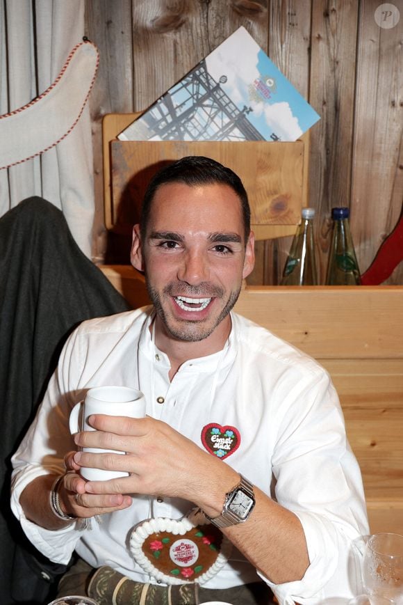Ralph Schumacher avec son compagnon Etienne Bousquet-Cassagne (ancien élu du Lot-et-Garonne et candidat RN aux municipales de Villeneuve-sur-Lot) à la "Fête de la Bière 2024 (oktoberfest)" à Munich, le 22 septembre 2024.
API / BESTIMAGE