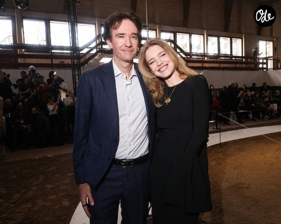 Stella McCartney a présenté le Natalia Ryder Bag, un sac imaginé en forme de cœur.

Défilé Stella McCartney collection hiver 2026 au Grand Manège Jean Caucanas à Paris, en France. Antoine Arnault et Natalia Vodianova.
Backgrid USA / Bestimage