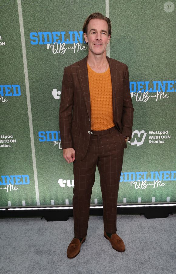 James Van Der Beek à la première de Tubi's Sidelined : The QB and Me Premiere le 4 novembre 2024 au London West Hollywood à West Hollywood, Californie. Crédit : PPS/Bestimage