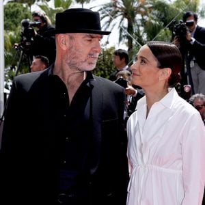 Eric Cantona et sa femme Rachida Brakni - Montée des marches du film " Soudain " lors du 79ème Festival International du Film de Cannes, le 15 mai 2026. © Olivier Borde / Bestimage