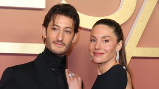 Pierre Niney et Natasha Andrew ont fait le choix de vivre "plus près de la nature" : à quoi ressemble leur quotidien en dehors de Paris ?