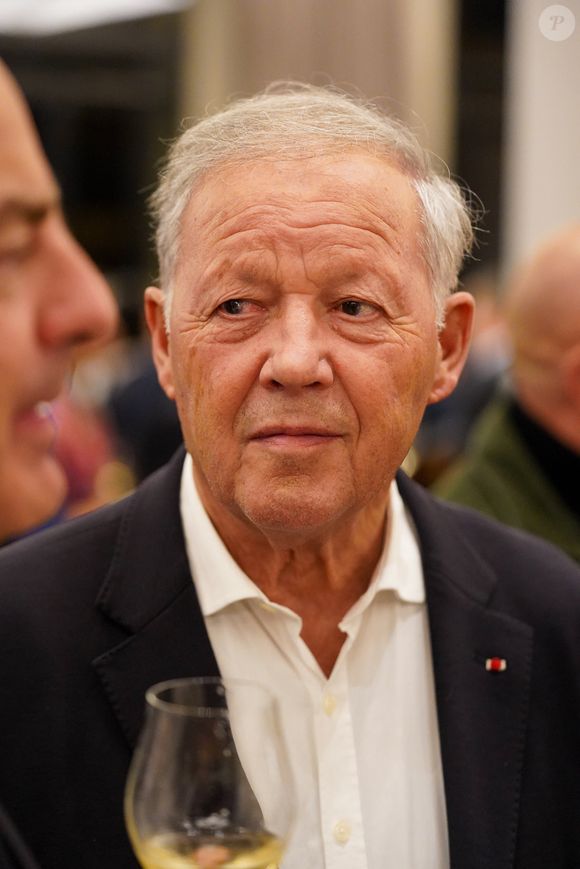 Le chef dirige toujours un empire gastronomique renommé situé à Vonnas, en Bourgogne.

Exclusif - Georges Blanc lors de la soirée de remise des prix Gault&Millau à la Maison de la Mutualité à Paris le 17 novembre 2025.

© Anne-Sophie Guebey / Bestimage