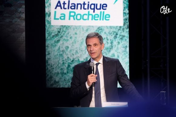 Rodolphe Saadé, Pdg de CMA CGM - Le président Emmanuel Macron lors de la vingtième édition des Assises de l’économie de la mer à La Rochelle le 4 novembre 2025. © Dominique Jacovides / Bestimage