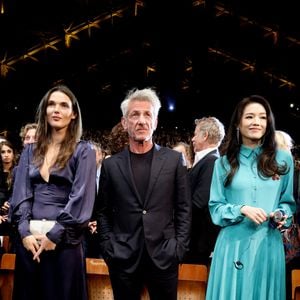 Sean Penn et sa compagne Valeria Nicov, Shu Qi - Cérémonie d'ouverture du 17ème Festival Lumière à la Halle Tony Garnier à Lyon, le 11 octobre 2025. © Dominique Jacovides / Bestimage