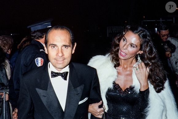 Il a été marié à Béatrice Chatelier avec qui il a eu deux enfants.
Guy Marchand, nommé dans la catégorie Meilleur second rôle et son épouse lors des Cesar 1988 au Palais des Congres de Paris le 12 mars 1988. Photo par Christophe Geyres/ABACAPRESS.COM