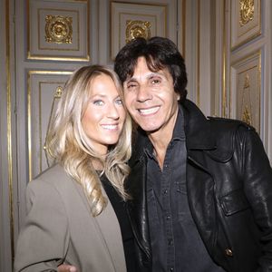 Une union prévue pour demain, déjà. 

Exclusif - Jean-Luc Lahaye avec sa compagne Paola - Soirée "Octobre Rose" au Palais Vivienne organisée par Véronique Koch et pour marraine Fabienne Thibeault à Paris. © Cédric Perrin/Bestimage