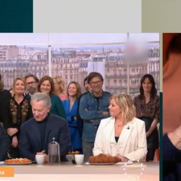 William Leymergie ému dans "Quelle époque !" sur France 2, le 15 novembre 2025.