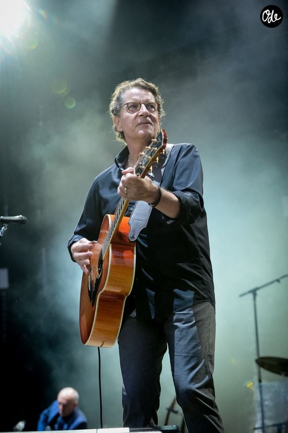 Avec le label qu'elle a créé, Baboo Music, dans le village d'Astaffort, où sa famille vit encore, elle a produit un titre inédit du chanteur en 2023...

Francis Cabrel se produit en concert au Paleo Festival de Nyon, en Suisse, le 21 juillet 2016. © Loona/Abaca