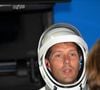 Les au revoirs n'ont pas toujours été faciles.
Etats-Unis ; Floride : Centre spatial Kennedy. 23/04/2021. Thomas Pesquet, astronaute de l'ESA, commandant du vol spatial Crew-2 de la mission SpaceX, en casque et combinaison de vol, au depart "Neil Armstrong Operations and Checkout Building" de Merrit Island vers les tours mobiles de l'aire de lancement 39A. Au revoir a sa compagne Anne Mottet © Corvaja/ESA/ANDBZ - Photo by DR/SP/ANDBZ/ABACAPRESS.COM