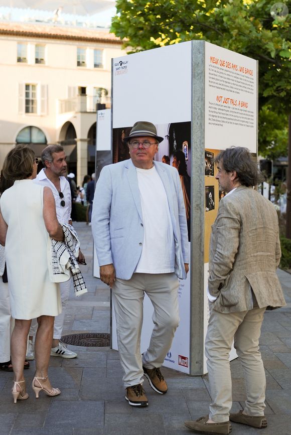 Exclusif - Marc Brincourt, ancien rédacteur en chef photo de Paris Match - Personnalités à l'exposition photographique de Paris Match "Eddie Barclay — Saint-Tropez, le sens de la fête !" place Blanqui à Saint-Tropez le 11 juillet 2025.

© Eternity / Bestimage