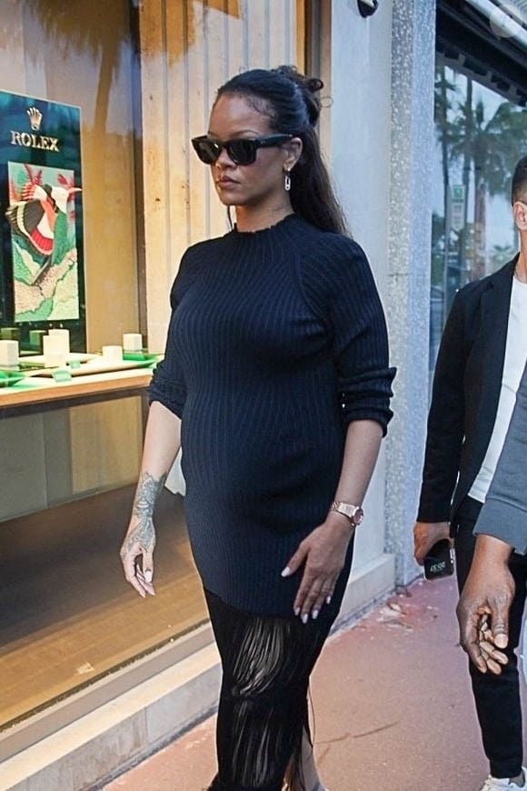 On l'a vue le 19 mai 2025 se rendre à la projection du film de son chéri, et le lendemain, le 20 mai 2025, c'est dans une robe noire très sexy qu'elle apparaissait, toujours à ses côtés, à l'occasion d'une soirée au Palm Beach.

Rihanna brave la frénésie médiatique, à Cannes, en marge du festival du film, à l'occasion d'une séance de shopping en solo, et entre dans une boutique Messika, le 21 mai 2025. Backgrid USA / Bestimage