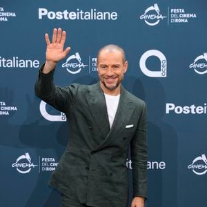 Le petit garçon rejoint ainsi une grande fratrie très unie pour le plus grand bonheur des parents.

Stefano Accorsi à la 20e édition du Festival du Film de Rome, le 22 octobre 2025.

©SGPItalia / Bestimage