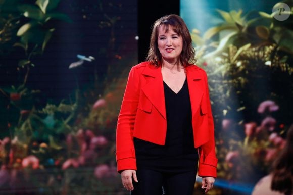 Anne Roumanoff lors de l'enregistrement de l'émission "Famille je vous aime" présentée par M. Drucker et qui sera diffusée le 13 juin 2025 sur France 3, aux Studios rive gauche à Paris, France, le 14 avril 2025. © Clovis-Gaffiot/Bestimage