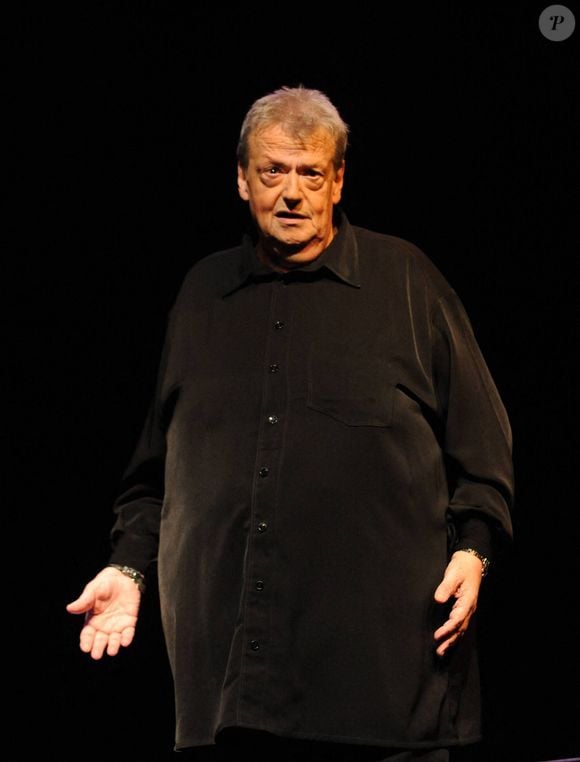 Guy Carlier présente son one-man-show : Ici et Maintenant au Studio des Champs ELysees à Paris, France le 13 septembre 2011. Photo by Giancarlo Gorassini/ABACAPRESS.COM