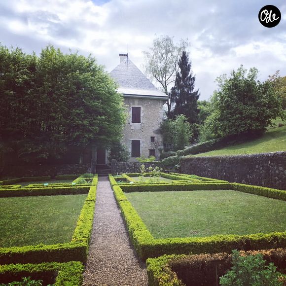 Après sa mort, Les Charmettes sont devenues un lieu de mémoire, fréquenté notamment par George Sand et Alphonse de Lamartine.

Les Charmettes, maison de l'écrivain à succès Jean-Jacques Rousseau à Chambéry.