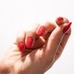 Manucure en résine ou en gel : quelle technique adopter pour des ongles impeccables plus longtemps ?