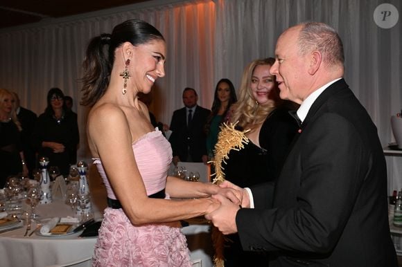 Le 26 novembre 2025, Emmanuel-Philibert a présenté Adriana au Prince Albert de Monaco lors d’un gala caritatif à Monaco.

Adriana Abascal, la nouvelle compagne du prince Emmanuel-Philibert de Savoie et le prince Albert II de Monaco au dîner de Gala de l'Association Monégasque de l'Ordre de Saint Maurice et Saint Lazare au Yacht Club de Monaco, le 26 novembre 2025.

© Bruno Bebert / Bestimage