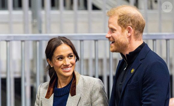 Le prince Harry, duc de Sussex et Meghan Markle, duchesse de Sussex, assistent à un match de basketball en fauteuil lors des "Invictus Games Vancouver Whistler 2025" à Vancouver, le 9 février 2025. Backgrid USA / Bestimage