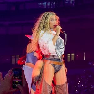 Beyonce se produit lors du dernier concert de sa tournée Cowboy Carter Tour au Tottenham Hotspur Stadium à Londres, Royaume-Uni, le 16 juin 2025. Photo by Splash News/ABACAPRESS.COM