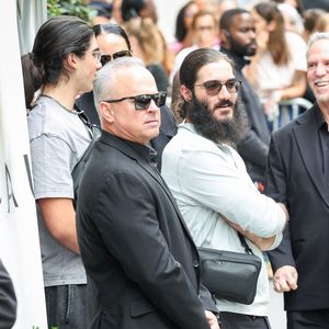 Céline Dion est à Paris avec ses fils

Nelson Angelil et Eddy Angelil, les fils de Céline Dion, arrivent avec leur mère à leur hôtel à Paris, vendredi 28 août 2026, 

©  CYRIL MOREAU / BESTIMAGE
