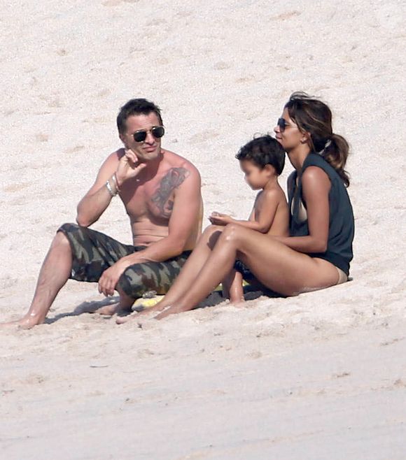 Exclusif - Halle Berry et Olivier Martinez en vacances avec leur fils Maceo et Nahla (fille de Halle Berry et Gabriel Aubry) sur une plage au Mexique. Malgré leur séparation, le couple semble très proche et profite de jolies vacances en famille. Le 22 mars 2016