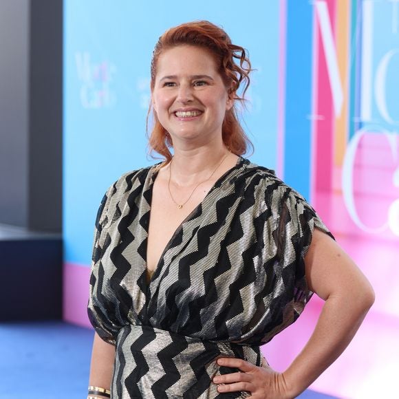 Élodie Poux lors du photocall de "Scènes de ménages" au Grimaldi Forum lors du 64ème Festival de Télévision de Monte Carlo le 14 Juin 2025.

© Denis Guignebourg/Bestimage