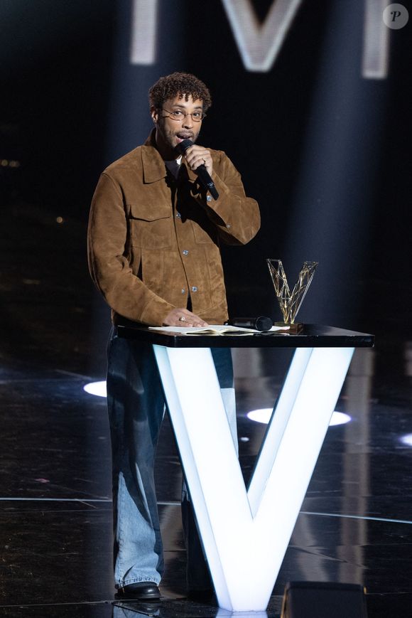 Disiz reçoit le prix Artiste masculin lors de la 41e cérémonie des Victoires de la Musique à La Seine Musicale le 13 février 2026 à Boulogne-Billancourt, France. Photo de Nasser Berzane/ABACAPRESS.COM