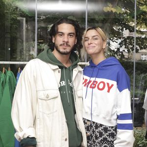 Le couple a participé ensemble à la cérémonie d'ouverture des JO 2024 de Paris.

Romain Guillermic et Fauve Hautot au Live Apéro Shopping de Sandra Sisley et Gaëlle Constantini à l'Hotel & Spa La Belle Juliette à Paris le 27 septembre 2024.© Jack Tribeca/Bestimage