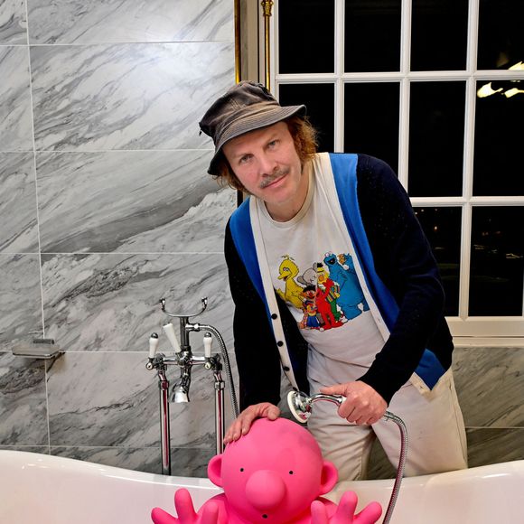 Exclusif - Le chanteur et artiste Philippe Katerine durant le vernissage de son exposition "Les Mignonismes" installée au Château de Crémat sur les hauteurs de Nice jusqu'au 18 mai 2025. © Bruno Bebert / Bestimage