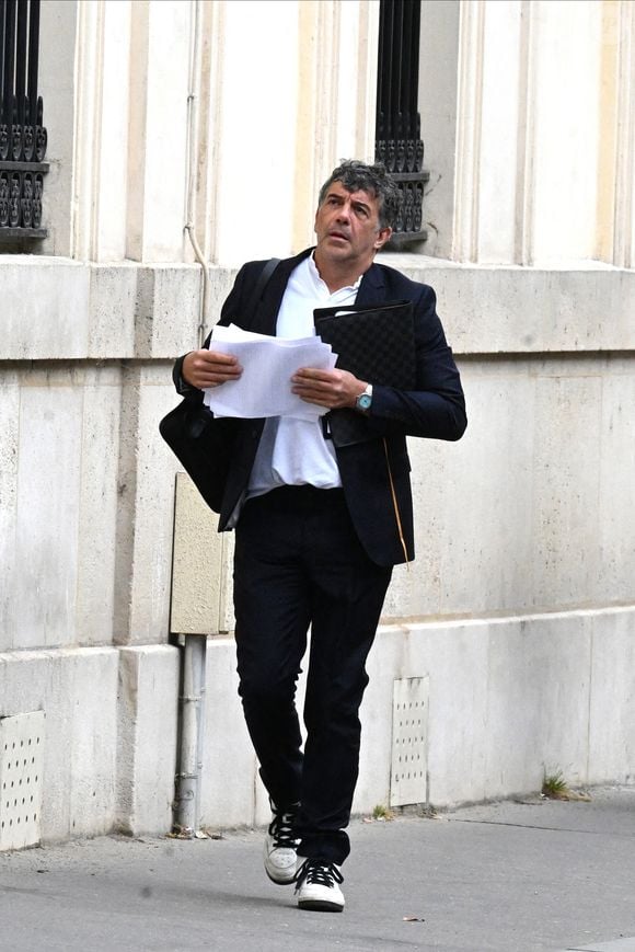 Stéphane Plaza arrive à la Maison de la Chimie à Paris avec ses avocats pour donner une conférence de presse le 5 juin 2025.
Agence / Bestimage