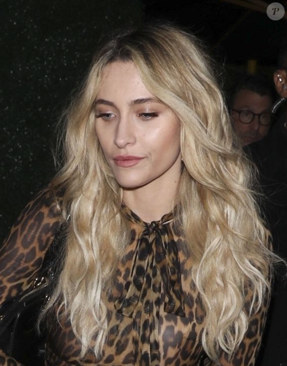 A Los Angeles, Paris Jackson quitte la soirée pré-Oscar de la CAA au Living Room de Los Angeles. Backgrid USA / Bestimage