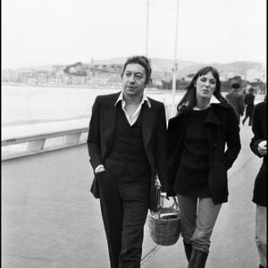 Archives - Serge Gainsbourg et Jane Birkin sur la Croisette de Cannes en 1969. (DANIEL ANGELI / BESTIMAGE).