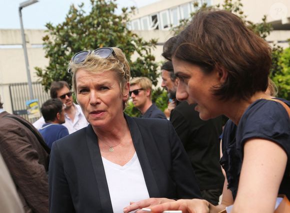 Plusieurs personnalites de media, Delphine Ernotte presidente de France Television, Elise Lucet, Audray Pulvard, Ingrid Betancourt, Christophe Hondelatte, Francoise Joly et Guilaine Chenu, ses proches et anonymes ont rendu hommages Herve Ghesquiere, le journalistes de France Television etais decede le 14 juin 2017, Meudon, près de Paris, France, le 20 juin 2017. Photo par Somer/ABACAPRESS.COM