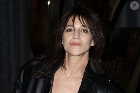 Charlotte Gainsbourg assiste au défilé Yves Saint Laurent Womenswear printemps-été 2025 dans le cadre de la Fashion Week de Paris, à Paris, France, le 24 septembre 2024. Photo par Aurore Marechal/ABACAPRESS.COM