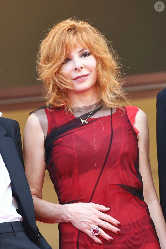 Mylène Farmer - Montée des marches du film "Annette" lors de la cérémonie d'ouverture du 74e Festival de Cannes. Le 6 juillet 2021. © Borde-Jacovides-Moreau / Bestimage