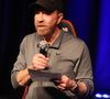 Face à ces dérives, la famille Norris a publié un message clair sur Instagram : "Ces affirmations sont totalement fausses", demandent aux fans de ne se fier qu'aux sources officielles. 

Chuck Norris et sa femme Gena font la promotion de l'eau CForce lors du "Supanova Comic Con and Gaming Expo" au centre de convention de Perth en Australie, le 23 juin 2018.

©BestImage