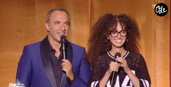 Une présentation qui a immédiatement piqué la curiosité de Nikos Aliagas.

Amel sur le plateau de la "Star Academy" 10 octobre 2026 TF1
