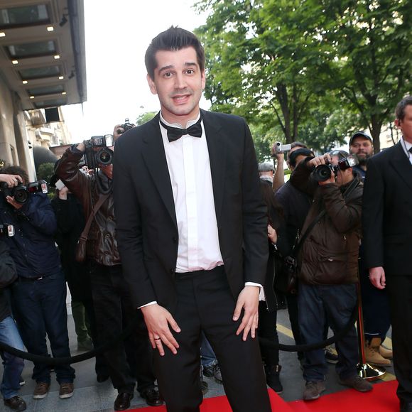 Le gîte dispose de nombreux équipements, dont un spa, un baby-foot et peut accueillir jusqu’à six personnes, voire plus avec des bébés.

Mathieu Johann - Arrivees - 4eme edition du "Global Gift Gala", copresidee par Eva Longoria et presentee par Nikos Aliagas, au George V a Paris le 13 mai 2013. Photo par GENGIS BORDENAVE / BESTIMAGE