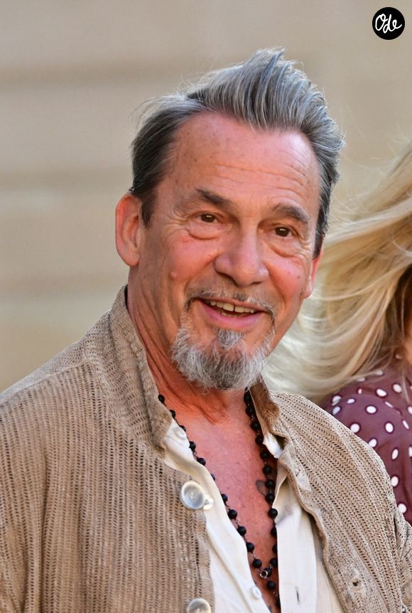 Florent Pagny, invité - Personnalités à la sortie de la cérémonie de remise de la Légion d'honneur à Jean-Paul Bigard, au palais de l'Élysée à Paris, le 27 mai 2026.

© Christian Liewig / Bestimage