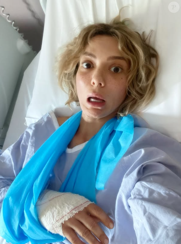 Un accident qui l'a conduit à l'hôpital.

Celine Vitcoq, ancienne actrice de "Plus belle la vie" sur Instagram
