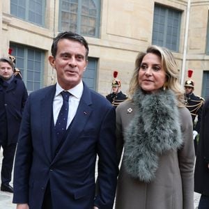 Et plus précisément à leur fastueux mariage

Manuel Valls et sa femme Susana Gallardo Torrededia - Mario Vargas Llosa fait son entrée à l'Académie française, le 9 février 2023. Comme le veut la tradition, l'auteur péruviano-espagnol, prix Nobel de littérature 2010, fera l'éloge de son prédécesseur, M.Serres, lors de son discours d'intronisation à l'Académie française.
© Dominique Jacovides / Bestimage