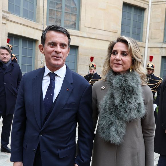 Et plus précisément à leur fastueux mariage

Manuel Valls et sa femme Susana Gallardo Torrededia - Mario Vargas Llosa fait son entrée à l'Académie française, le 9 février 2023. Comme le veut la tradition, l'auteur péruviano-espagnol, prix Nobel de littérature 2010, fera l'éloge de son prédécesseur, M.Serres, lors de son discours d'intronisation à l'Académie française.
© Dominique Jacovides / Bestimage