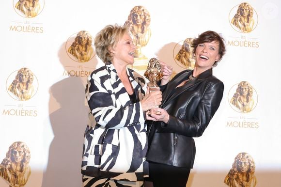 Muriel Robin (Molière d'honneur) et sa femme Anne Le Nen - Photocall des lauréats de la 37ème Nuit des Molières aux Folies Bergère à Paris le 4 mai 2026.

© Jack Tribeca / Bestimage