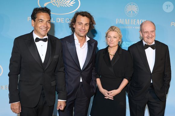 "Ces articles sont basés sur quelques témoignages anonymes de personnes qui ne sont visiblement pas dans les murs et ne reflètent pas du tout l'ambiance dans la rédaction", a-t-il défendu.

Patrick Cohen, Bertrand Chameroy, Anne-Elisabeth Lemoine, Pierre Lescure - Photocall du dîner d'ouverture du 77ème Festival International du Film de Cannes, au Carlton. Le 14 mai 2024
© Borde-Jacovides-Moreau / Bestimage