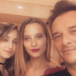 David Hallyday avec ses filles Ilona et Emma. Photo partagée sur Instagram.