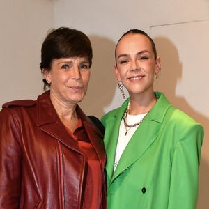 Pauline Ducruet relance la marque de maillots Pool Position créée par sa mère.

Pauline Ducruet et sa mère la princesse Stéphanie de Monaco - Backstage du défilé Alter Femme Automne/Hiver lors de la Fashion Week de Paris. © Veeren/Bestimage