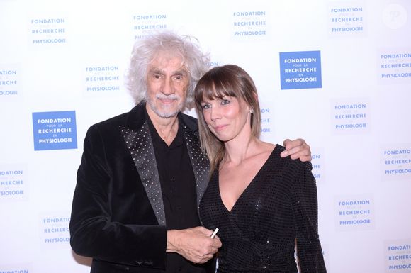C'est d'ailleurs le message que Laetitia Bertignac a choisi, pour accompagner sa publication : "New York avec toi", a-t-elle écrit, en accompagnant son clin d’œil d'un cœur rouge.

Louis Bertignac et sa femme Laetitia lors du photocall et du cocktail de la soirée des "Stéthos d'or 2023" à l'hôtel Four Seasons George V à Paris, France, le 27 mars 2023. © Bellak-Guirec/Bestimage