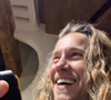 Mais le petit garçon a une autre idée en tête : Tu peux ranger ma chambre s'il te plaît ? (...) Là, c'est maman et papa qui rangent !".

 Capture d'écran du compte Instagram de Julien Doré.

Photo : Instagram