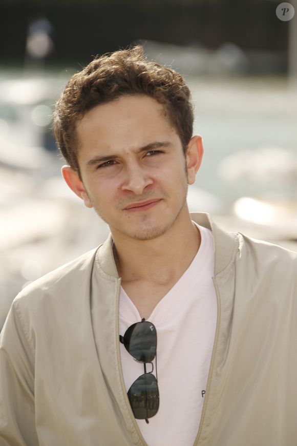 Son dernier épisode est attendu pour le vendredi 11 avril prochain. 

Grégoire Champion  DEMAIN NOUS APPARTIENT - 21ème édition du Festival de la Fiction TV de La Rochelle. Le 14 septembre 2019
© Christophe Aubert via Bestimage